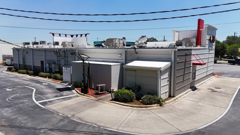 More Photos Of 180 Mary Esther Blvd, Mary Esther Service Station For Sale