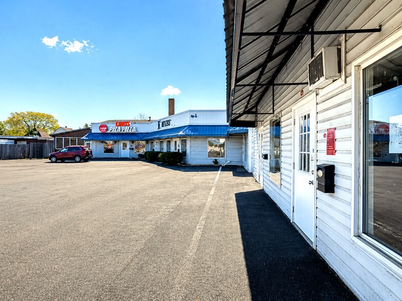More Photos Of 1155 Mohawk St, Utica Storefront For Sale