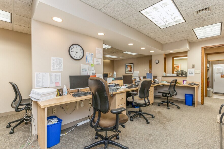 More Photos Of 303 University Ave, Des Moines Medical For Sale