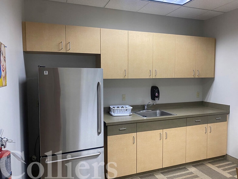 More Photos Of 408 S Eagle Rd, Eagle Coworking Space