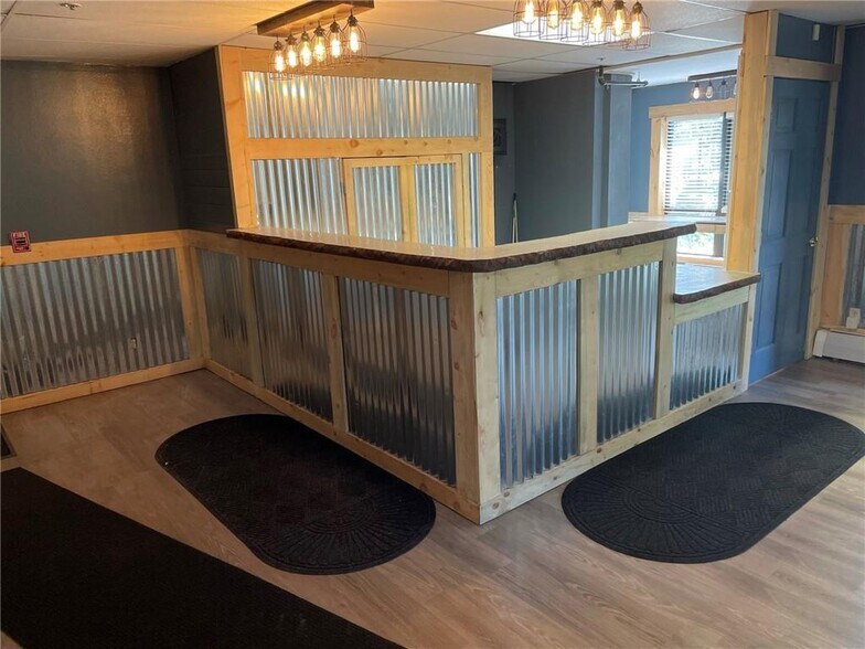 More Photos Of 100 S Park Ave, Breckenridge General Retail For Sale