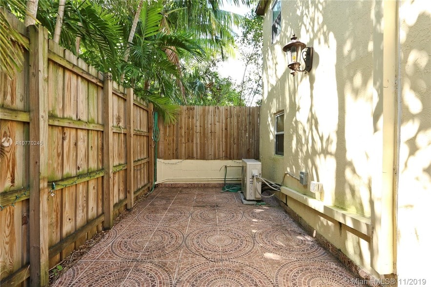 More Photos Of 2630 Natoma St, Coconut Grove Apartments For Sale