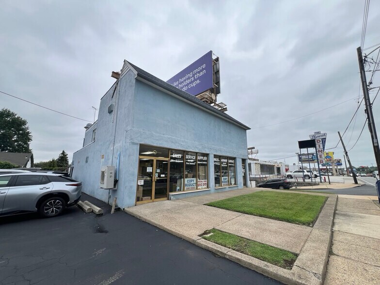 Primary Photo Of 101 E Township Line Rd, Upper Darby General Retail For Sale