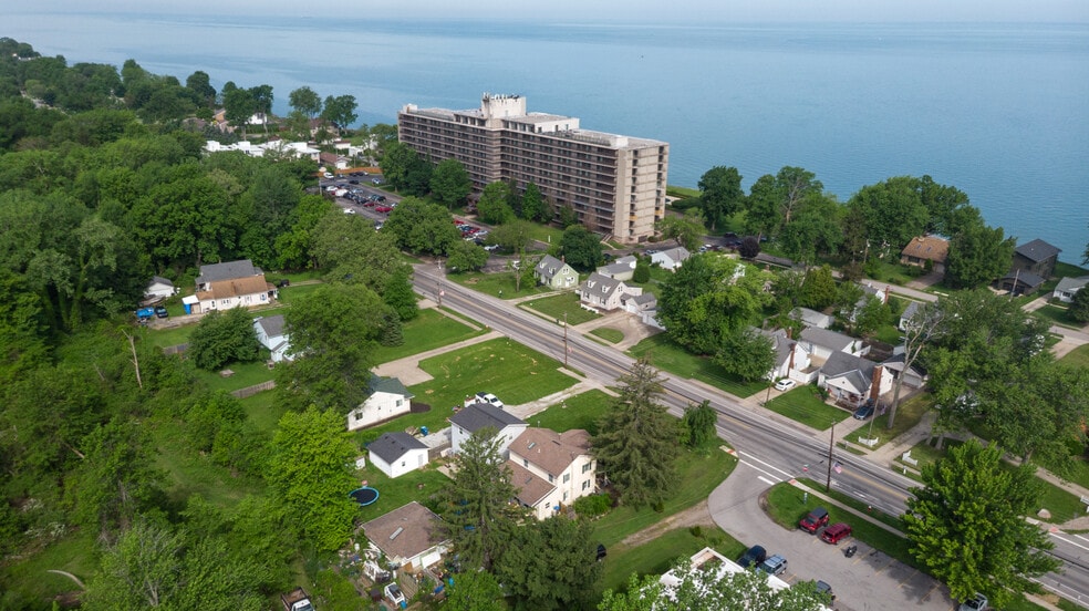 More Photos Of 5216 E Lake Rd, Sheffield Lake Apartments For Sale