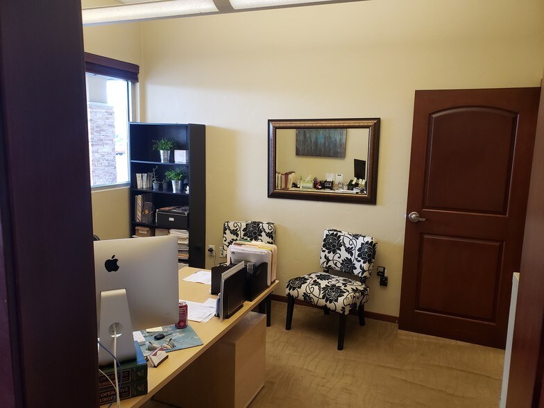 More Photos Of 7525 S Union Park Ave, Sandy Bank For Sale