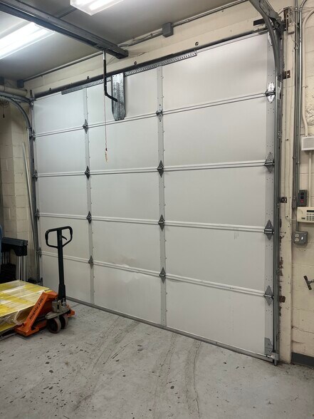 More Photos Of 4237 24th Ave W, Seattle Manufacturing For Lease