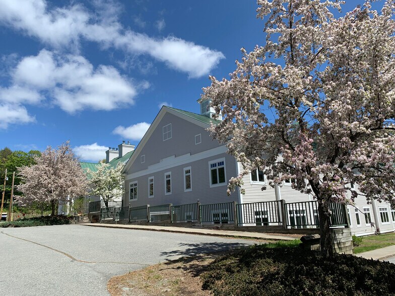 More Photos Of 768 S Main St, Bethel Office Residential For Lease