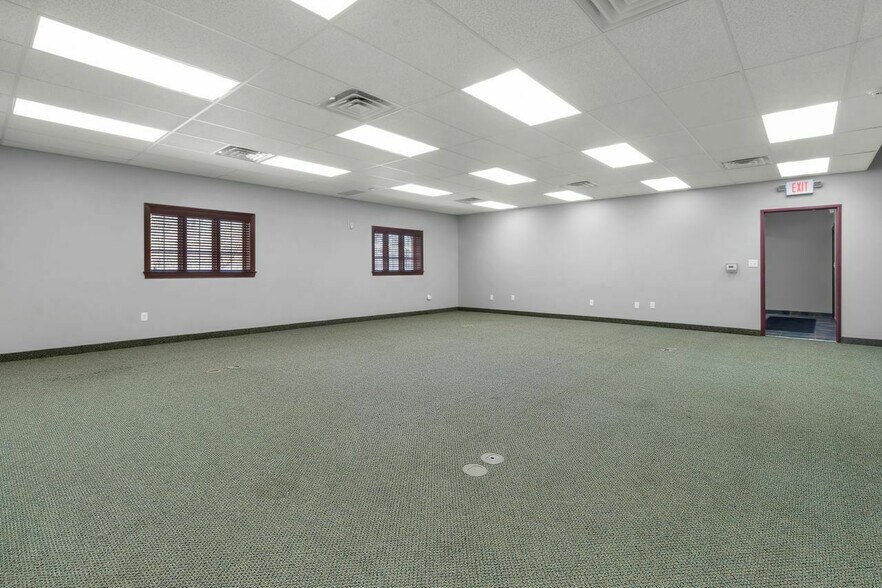 More Photos Of 695 Pro Med Ln, Carmel Medical For Sale