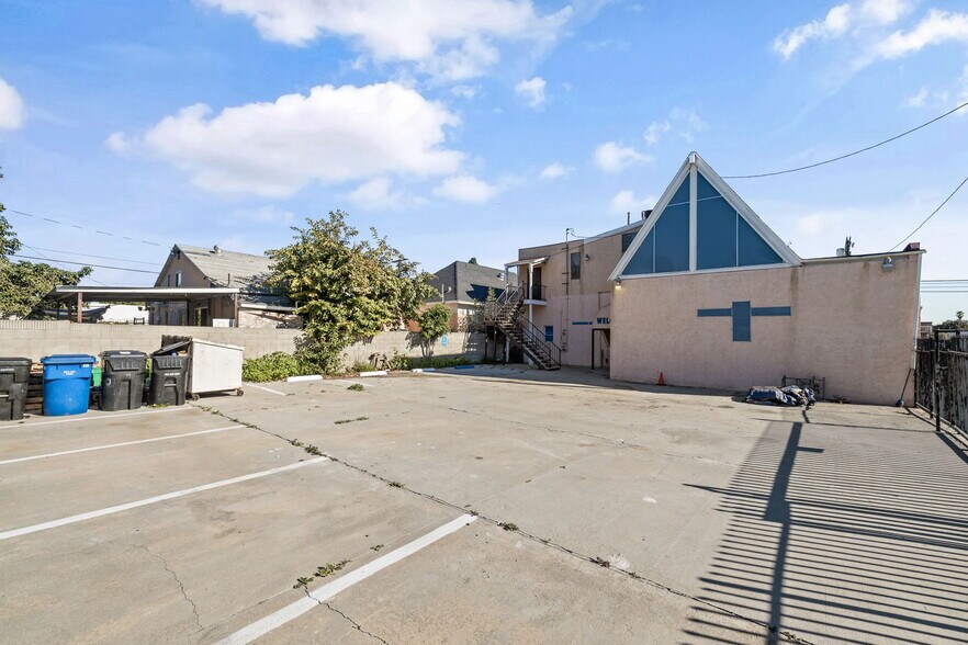 More Photos Of 10527 Compton Ave, Los Angeles Religious Facility For Sale