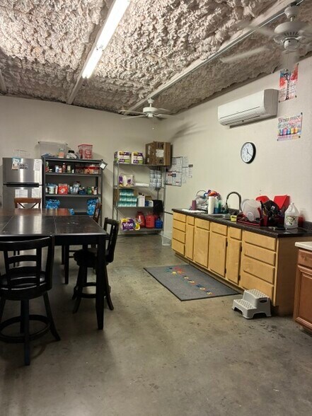 More Photos Of 19059 State Highway 274, Kemp Warehouse For Sale