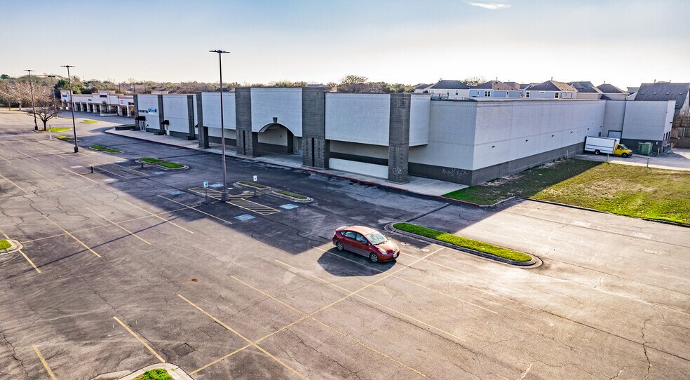 More Photos Of 15150 Nacogdoches Rd, San Antonio Unknown For Lease