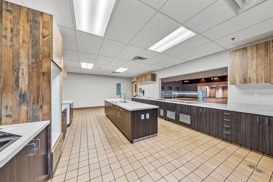 More Photos Of 2166 NW Vine St, Grants Pass Medical For Sale