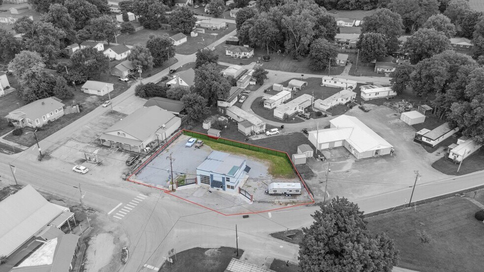 More Photos Of 311 Main St, Paris Land For Lease