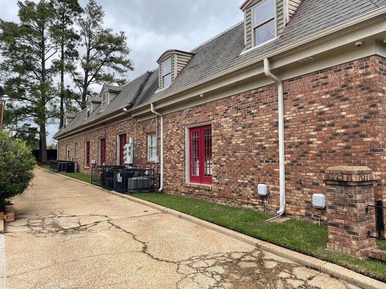 More Photos Of 5440 Executive Pl, Jackson Office For Sale