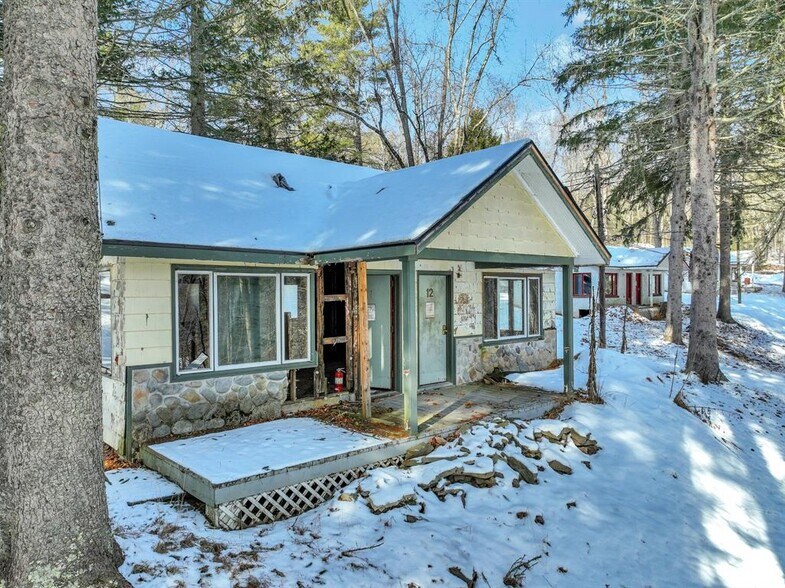 More Photos Of 25 State Route 55, Barryville Hotel For Sale