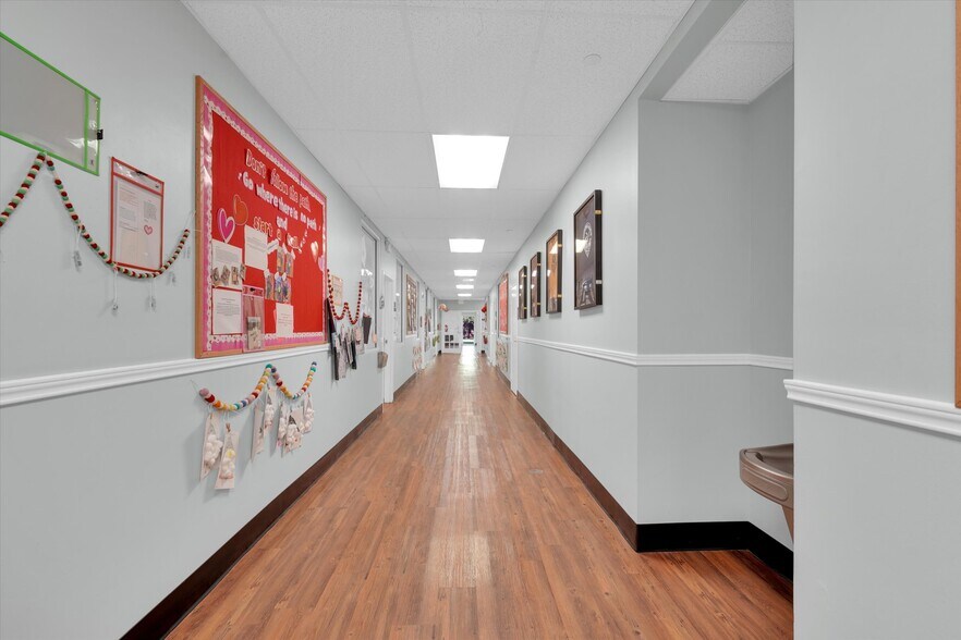 More Photos Of 20417 S University Blvd, Missouri City Schools For Lease