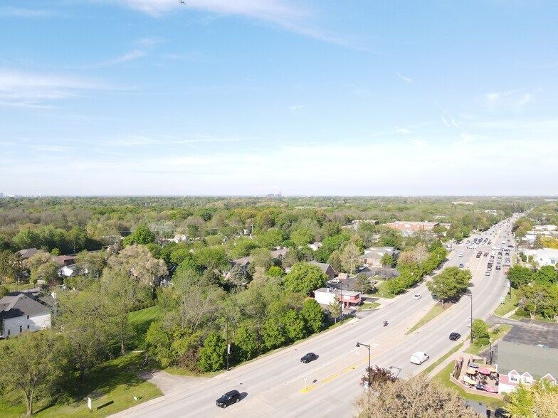 More Photos Of 127 W Lake St, Bloomingdale Fast Food For Sale