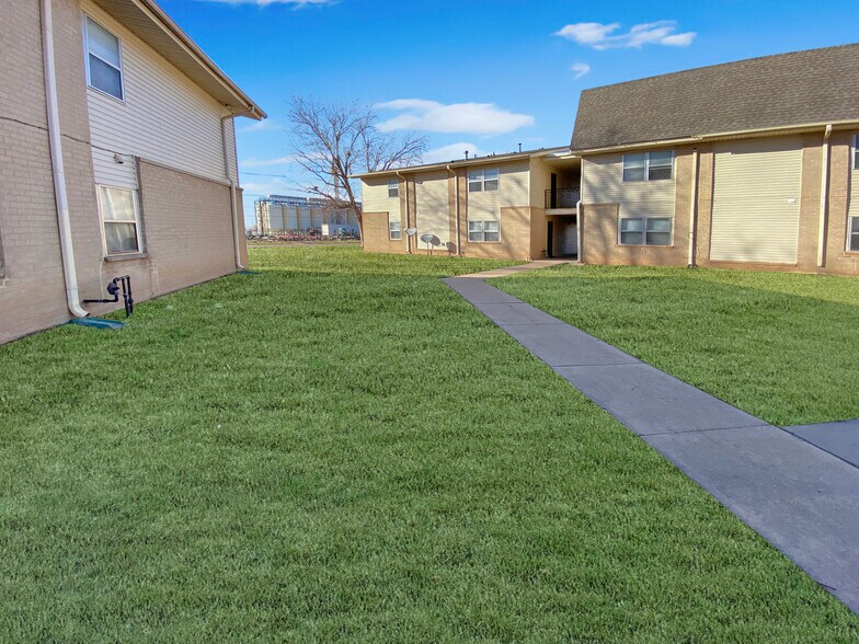 More Photos Of 500 S Leach Ave, Watonga Apartments For Sale