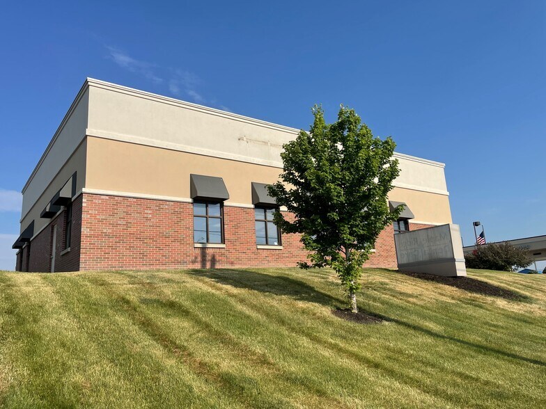 More Photos Of 3585 N 168th Ct, Omaha Medical For Lease