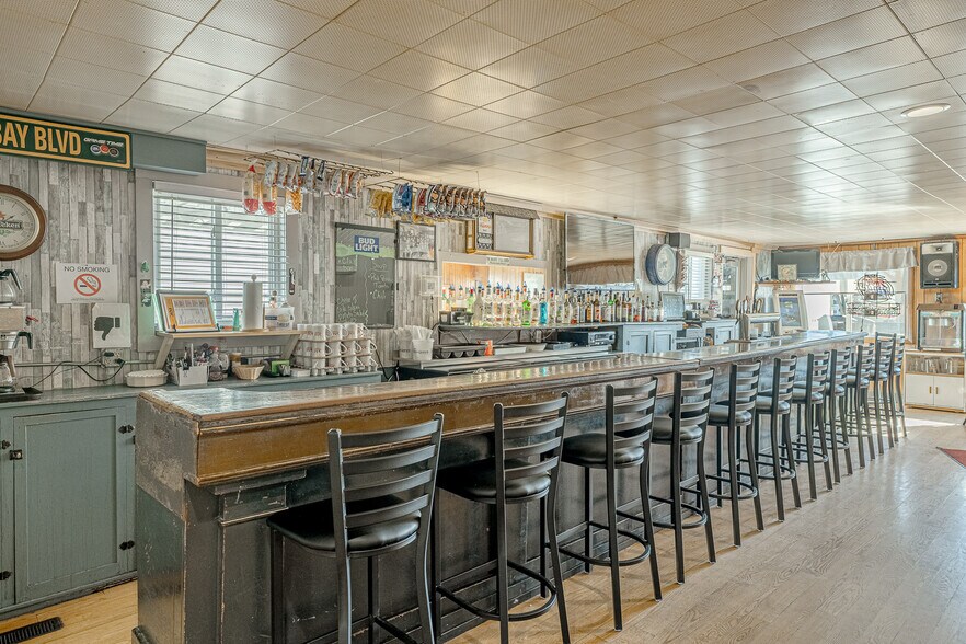 More Photos Of 127 W Main St, Belleville Restaurant For Sale