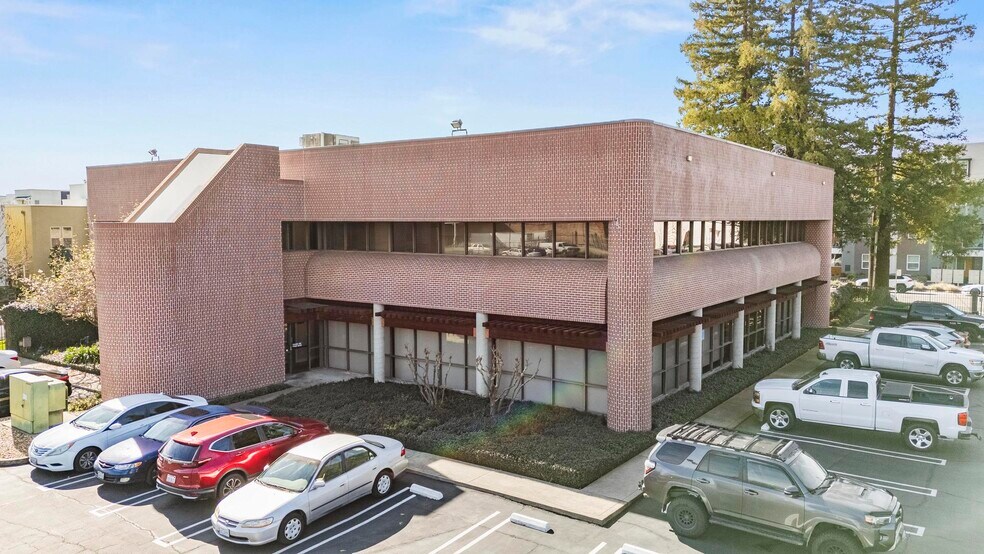 More Photos Of 2555 3rd St, Sacramento Office For Lease