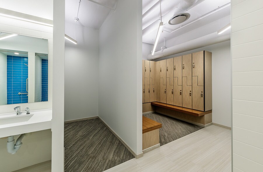 More Photos Of 20 N Martingale Rd, Schaumburg Office For Lease