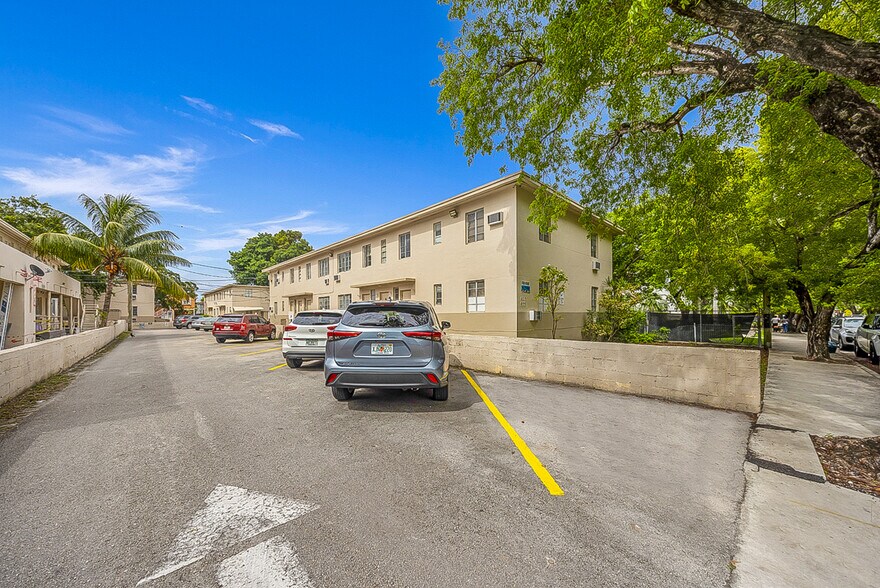 More Photos Of 931 SW 3rd St, Miami Apartments For Sale