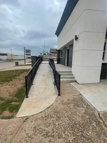 More Photos Of 2922 Cashion Pl, Oklahoma City Warehouse For Sale