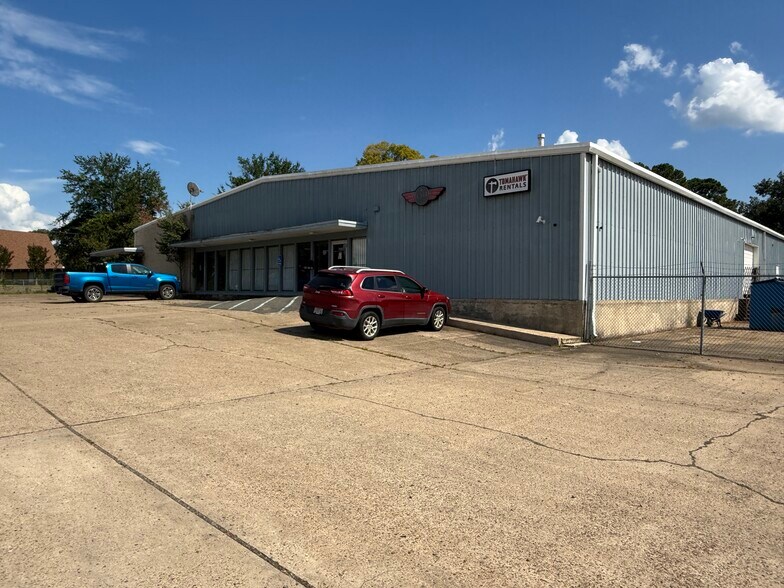 Primary Photo Of 909 W 70th St, Shreveport Warehouse For Sale
