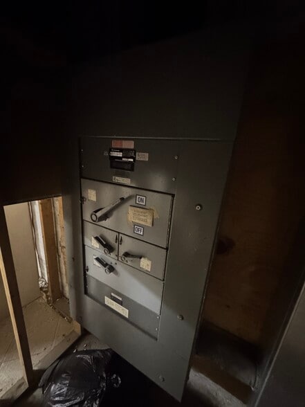 More Photos Of 5001 S Hermitage Ave, Chicago Religious Facility For Sale