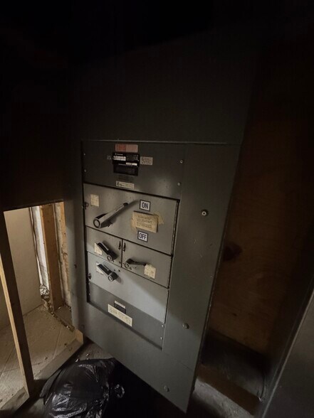 More Photos Of 5001 S Hermitage Ave, Chicago Religious Facility For Sale