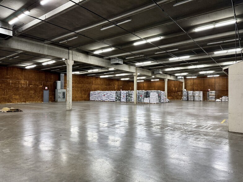 More Photos Of 2800 Warehouse Rd, Owensboro Distribution For Sale