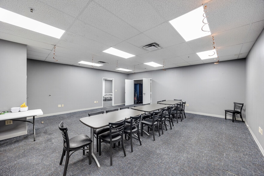 More Photos Of 301 N 4th St, Vineland Warehouse For Lease