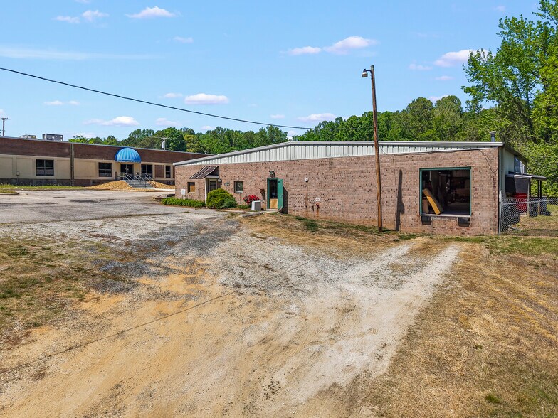 More Photos Of 1200 Hickory Chapel Rd, High Point Light Manufacturing For Sale