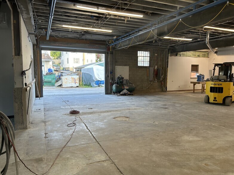 More Photos Of 145 N Ridge Ave, Ambler Light Manufacturing For Lease