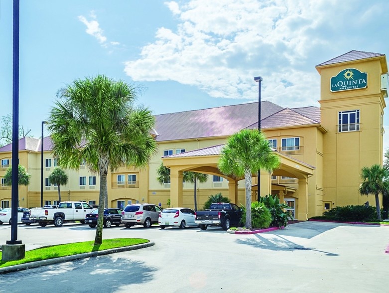 More Photos Of 957 Cedar Lake Rd, Biloxi Hotel For Sale