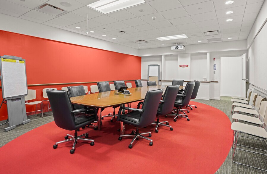 More Photos Of 595 Westport Ave, Norwalk Research And Development For Sale