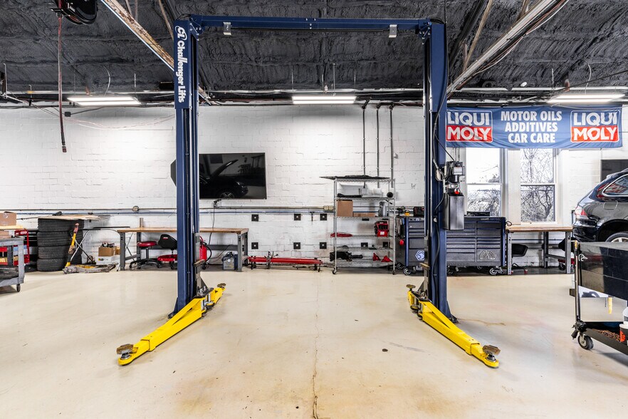 More Photos Of 425 Gum St, North Little Rock Auto Repair For Sale