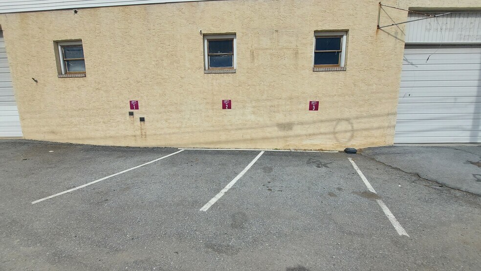 More Photos Of 581 W High St, Pottstown Service For Lease