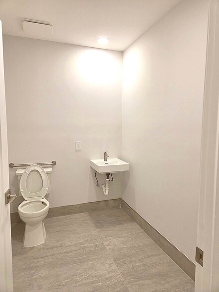 More Photos Of 5317 W Atlantic Ave, Delray Beach Medical For Lease