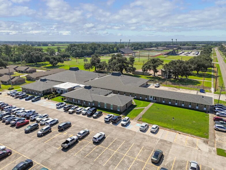 More Photos Of 1000 Plantation Rd, Thibodaux Office For Sale