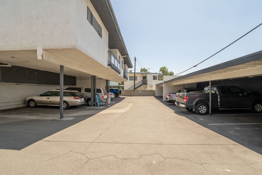 More Photos Of 11940 Burbank Blvd, Valley Village Apartments For Sale