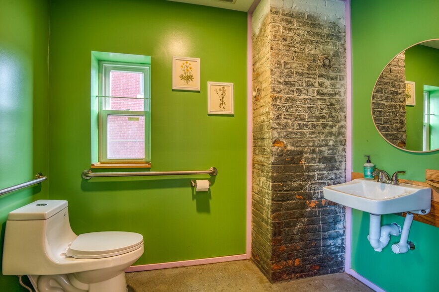 More Photos Of 206 Main St, Berlin Office For Sale