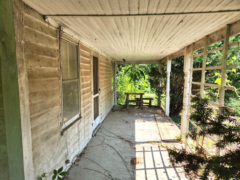 More Photos Of 26500 Clarksburg Rd, Damascus Storefront Retail Residential For Sale