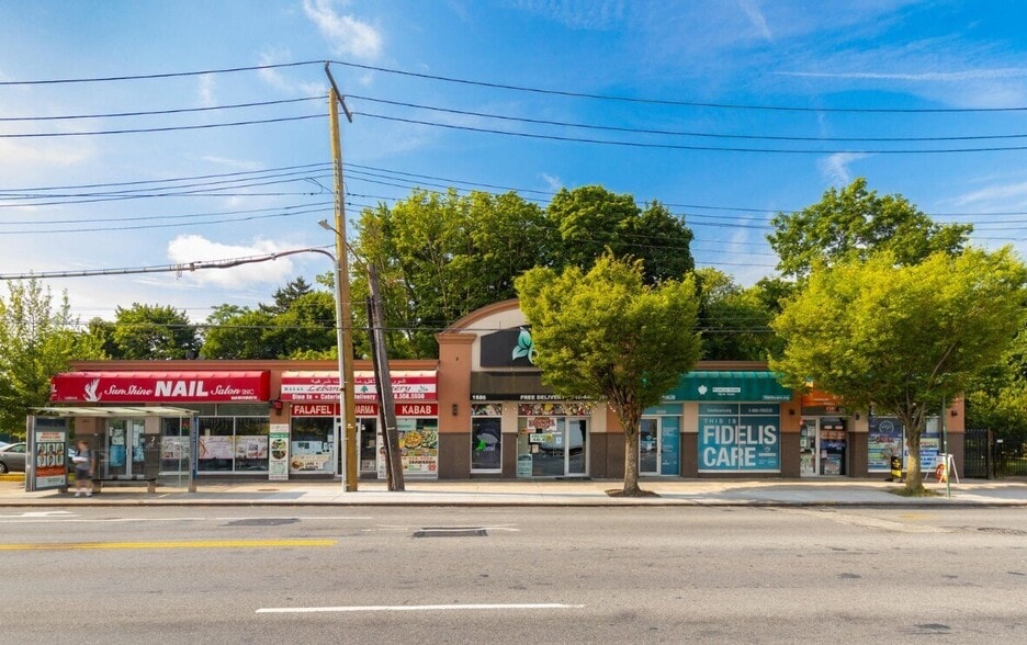 Primary Photo Of 1686 Forest Ave, Staten Island Freestanding For Sale