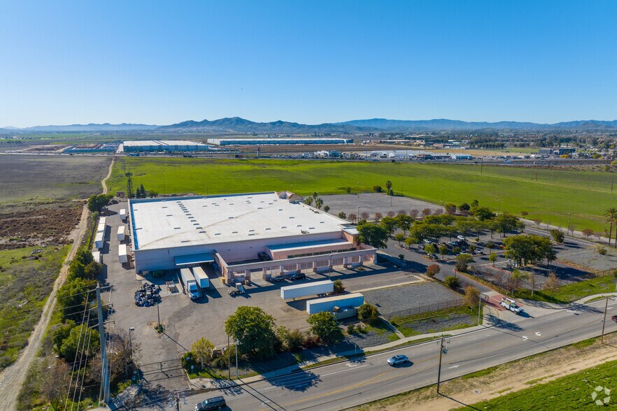 More Photos Of 681 E San Jacinto Ave, Perris Freestanding For Lease