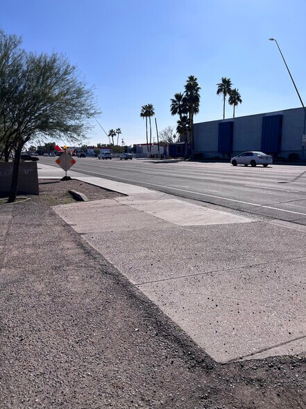 More Photos Of 727 N Country Club Dr, Mesa Service For Sale