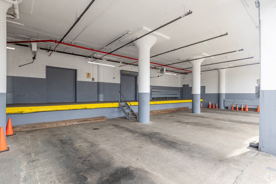 More Photos Of 59-00 Decatur St, Ridgewood Warehouse For Lease