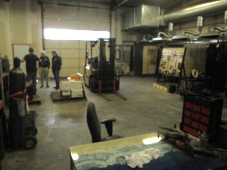 More Photos Of 2693 Delta Ring Rd, Ferndale Warehouse For Lease