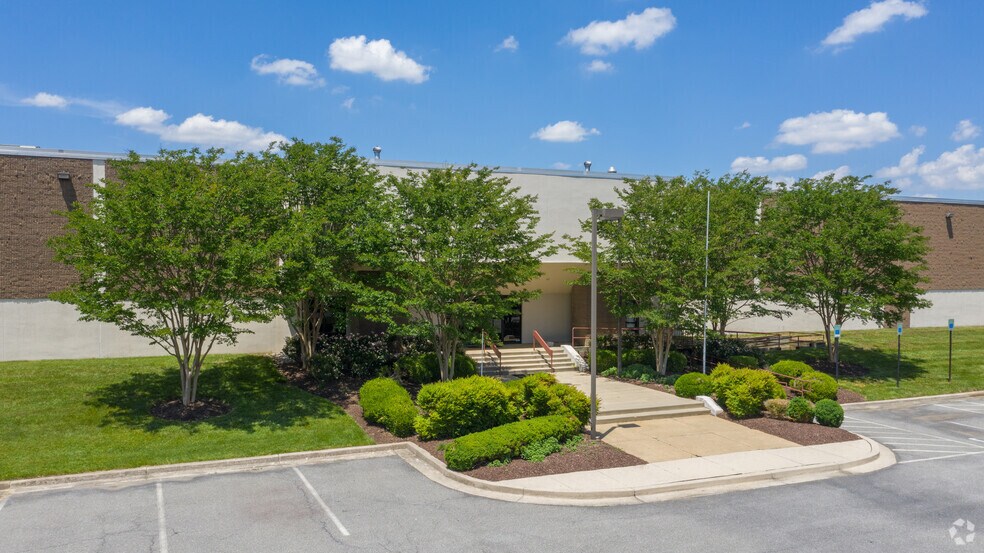 More Photos Of 6720 Baymeadow Dr, Glen Burnie Warehouse For Lease